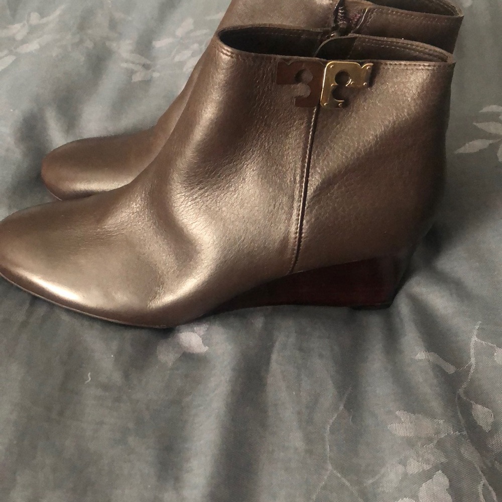 Tory Burch Lowell Tumbled Vitello Wedge Booties - Picture 3 of 10